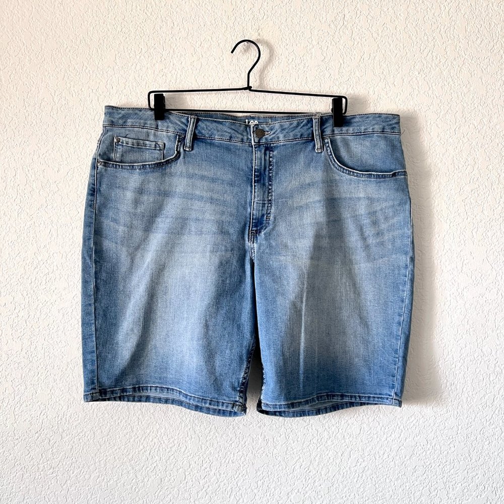 Vintage Riders by Lee Women's Plus Size Mid-Rise Bermuda Jean Short Plus Size 20